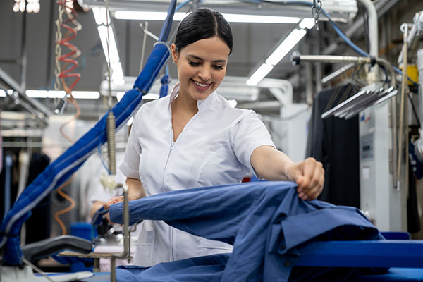 Top 5 Benefits Of Investing In Drop Off Laundry Services